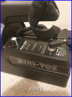 Anchor Audio MINIVOX Model PB-25 Mini PA System + Microphone anchor mic 25