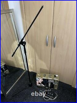 Rode Nt1a Studio Condenser Microphone, Fast Track M-audio Control And Mic Stand